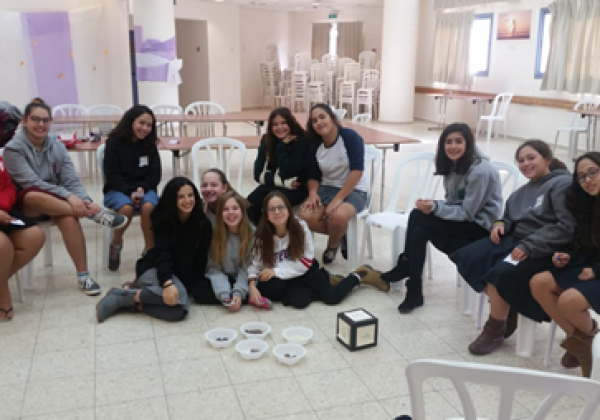 תל”ת: תלמידות למען תלמידות